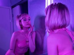 LexiexWild - blond female webcam at xLoveCam
