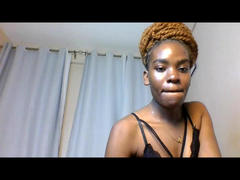 LexyApricot from xLoveCam
