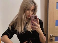 LexyFlirt - blond female webcam at xLoveCam