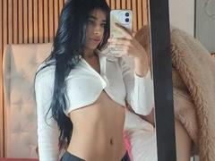 LiaBloom from xLoveCam