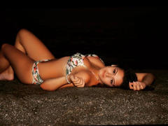 LiaMia-hot - female with brown hair webcam at xLoveCam