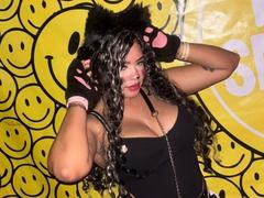 LiaRia - female webcam at xLoveCam