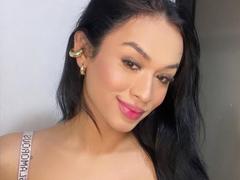 LiaSweetst from xLoveCam