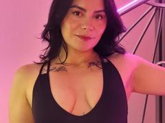LiaThompsom - female with black hair webcam at xLoveCam