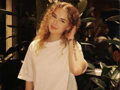 LiaWanat - female webcam at xLoveCam