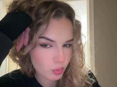 LiaWanat - female webcam at xLoveCam