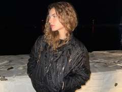 LiaWanat - female webcam at xLoveCam