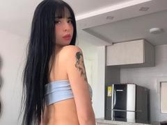 Lialaw - female with black hair webcam at xLoveCam