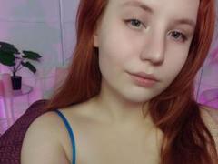 LianaSunflower - female with red hair and  big tits webcam at LiveJasmin