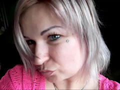 LiebeMauschen-hot - blond female with  big tits webcam at xLoveCam