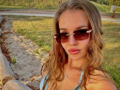 LightTeresa - blond female with  big tits webcam at xLoveCam