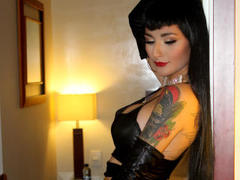 LilaLOVECult - female with black hair and  small tits webcam at LiveJasmin