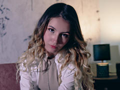 LilaLaurent - blond female webcam at xLoveCam