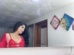 LilaRoux from xLoveCam