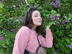 LilaVame - female with brown hair webcam at xLoveCam