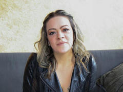 Lila28sixMega - blond female webcam at ImLive