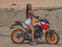 LiliMiiller from xLoveCam