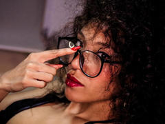 LiliMuller - female with brown hair webcam at xLoveCam