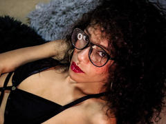 LiliMuller - female with brown hair webcam at xLoveCam