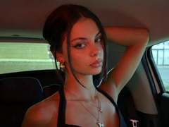 LiliaPochatko - female with brown hair webcam at xLoveCam