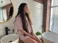 LilianCat-hot - female with brown hair webcam at xLoveCam