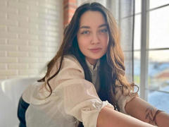 LilianCat-hot - female with brown hair webcam at xLoveCam