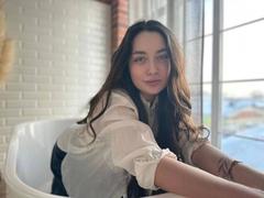 LilianCat-hot - female with brown hair webcam at xLoveCam