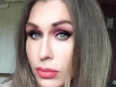 LilianaShe from xLoveCam