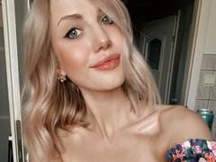 Lilith91-hot - blond female webcam at xLoveCam