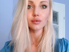 Lilith91-hot - blond female webcam at xLoveCam