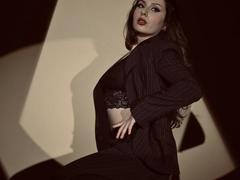 LilithCadance - female with brown hair webcam at xLoveCam