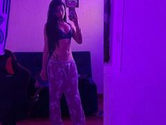 LilithDesire - female with black hair webcam at xLoveCam