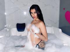 LilithDesire - female with black hair webcam at xLoveCam