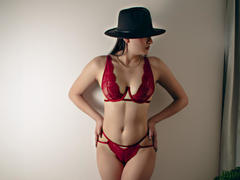 AryaMyers - female with black hair and  big tits webcam at LiveJasmin