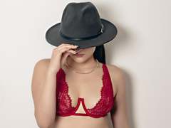 AryaMyers - female with black hair and  big tits webcam at LiveJasmin