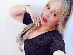 LilithRayne - blond female webcam at xLoveCam