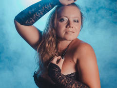 LillSandra from xLoveCam