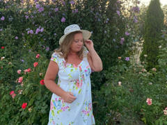 LillSandra - female with brown hair and  small tits webcam at xLoveCam