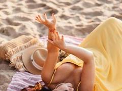 LillianSunny - female with red hair and  small tits webcam at ImLive