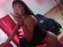 LillyBonnet - female with brown hair webcam at LiveJasmin