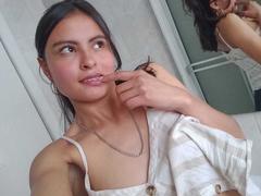 LillyBonnet - female with brown hair webcam at LiveJasmin