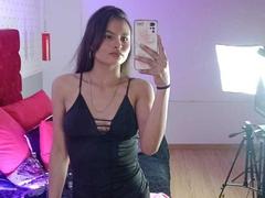 LillyBonnet - female with brown hair webcam at LiveJasmin