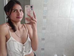 LillyBonnet - female with brown hair webcam at LiveJasmin