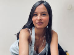 LillyBonnet - female with brown hair webcam at LiveJasmin