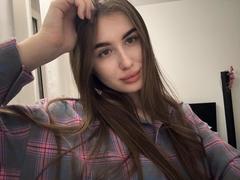 LillyColins from xLoveCam