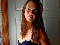 LillyMania-hot - female with brown hair webcam at xLoveCam