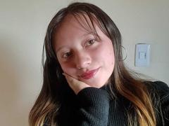 LilouMoretti - female with brown hair webcam at xLoveCam