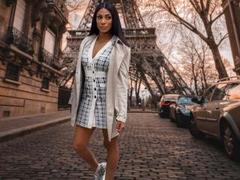 Liloucia - female with black hair webcam at xLoveCam