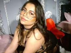 LilyArouse - female with black hair webcam at xLoveCam