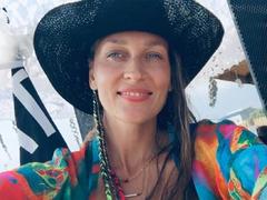 LilyOCute - female with brown hair webcam at xLoveCam